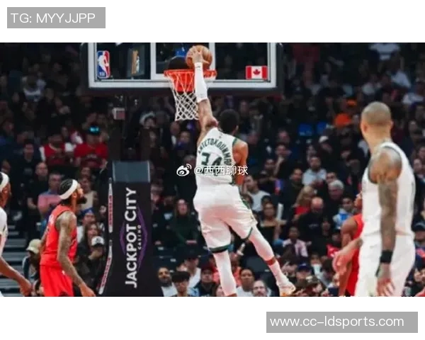 字母哥场均334分119篮板明日雄鹿客战黄蜂出战成疑引关注